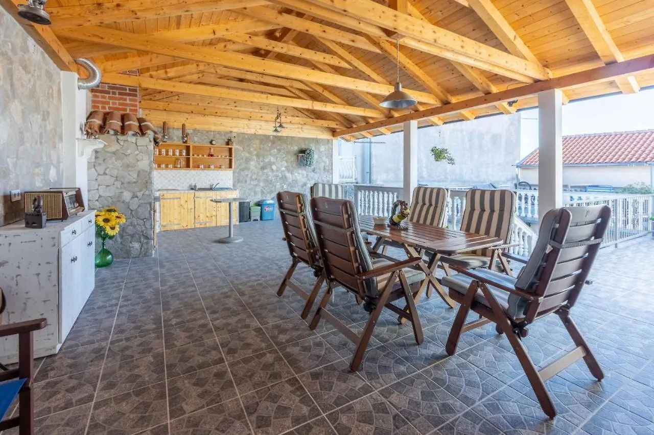 Apartment In Novi Vinodolski 39118