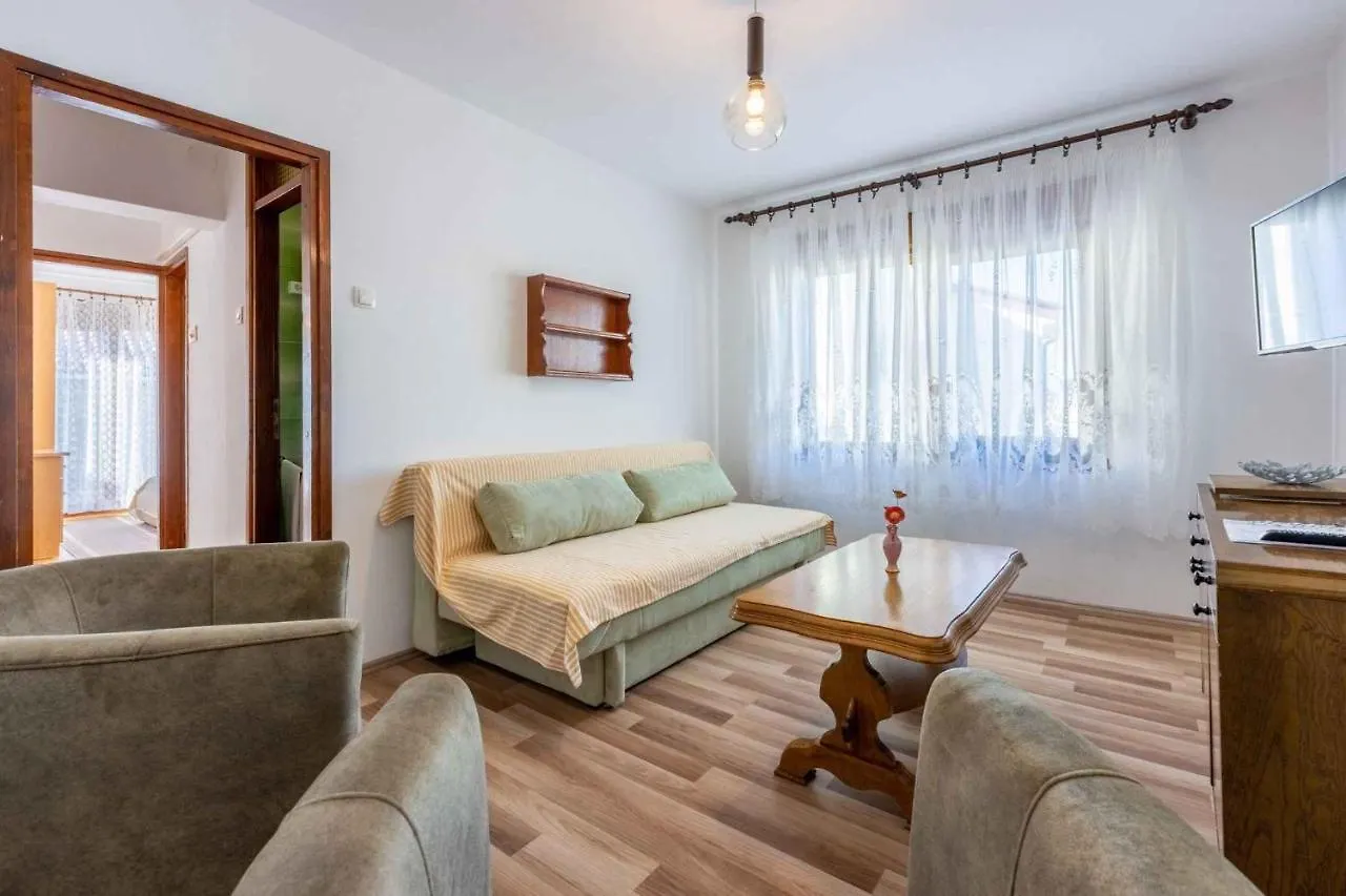 Apartment In Novi Vinodolski 39118 Croatia
