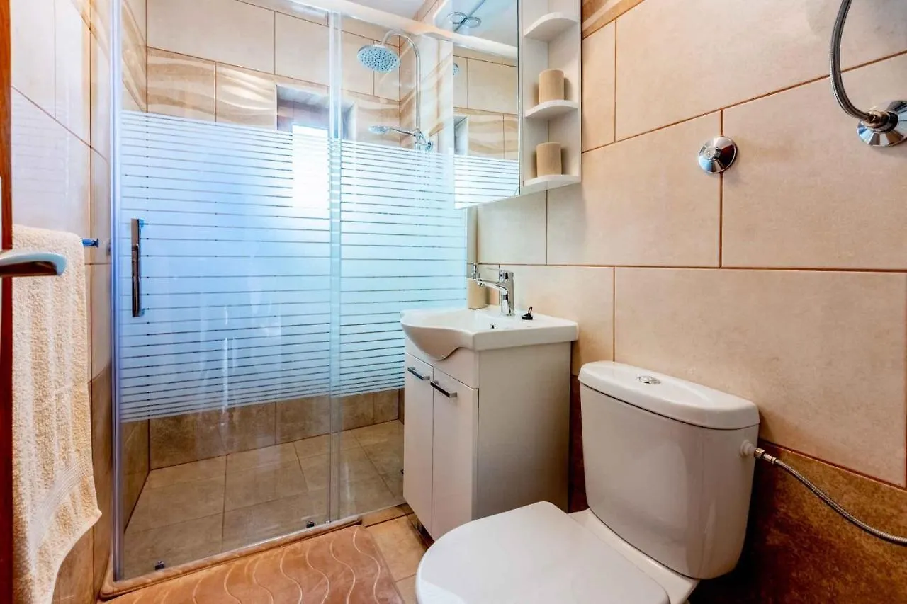 Apartment In Novi Vinodolski 39118