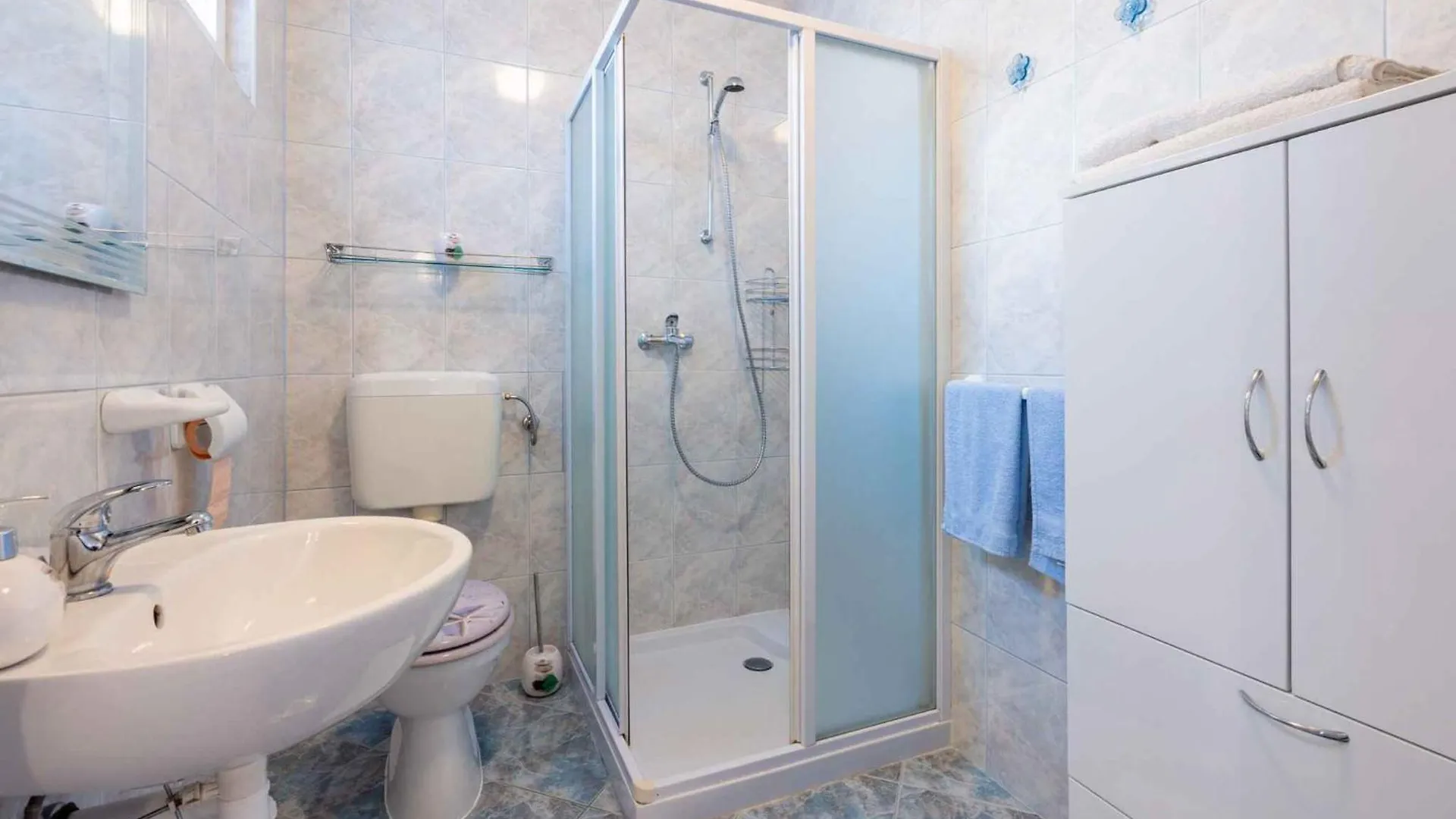 Apartment In Novi Vinodolski 39118